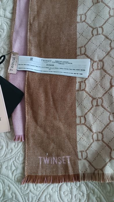 Szalik włoski marki Twinset nowy