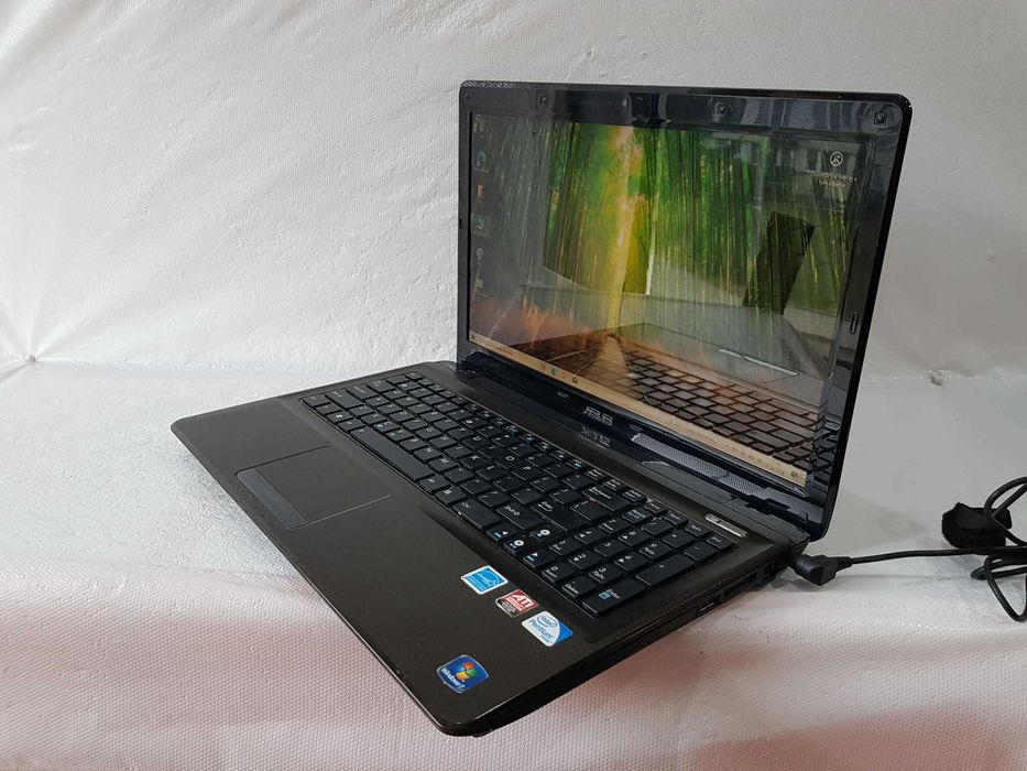 Laptop Asus X52J Intel i3/3GB/SSD 256/Radeon HD5000/Win 10