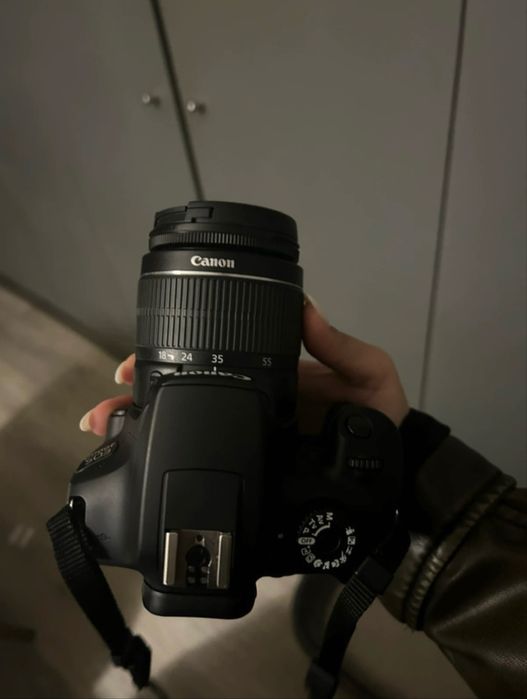 Camera Canon EOS 4000D