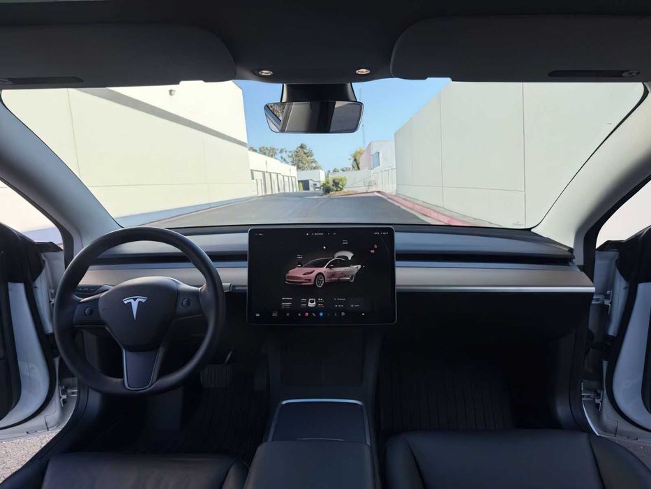 Tesla Model 3      2022