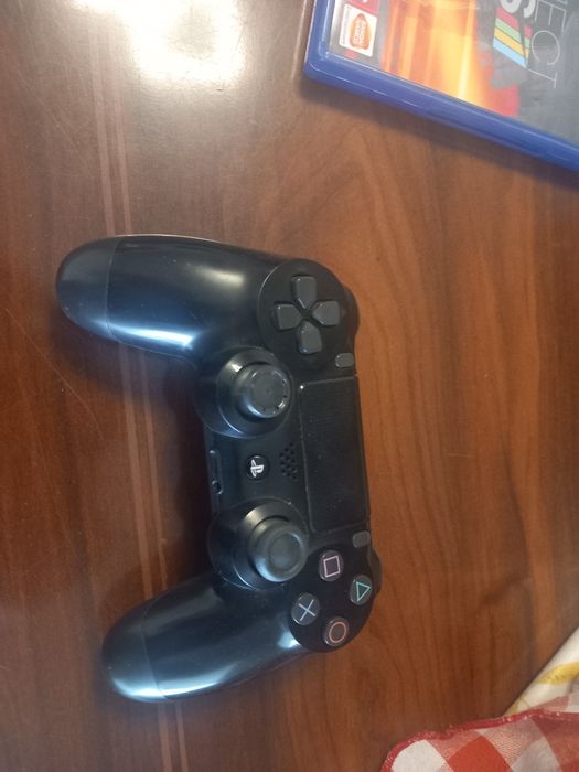 PS4 + 1 comando + jogos