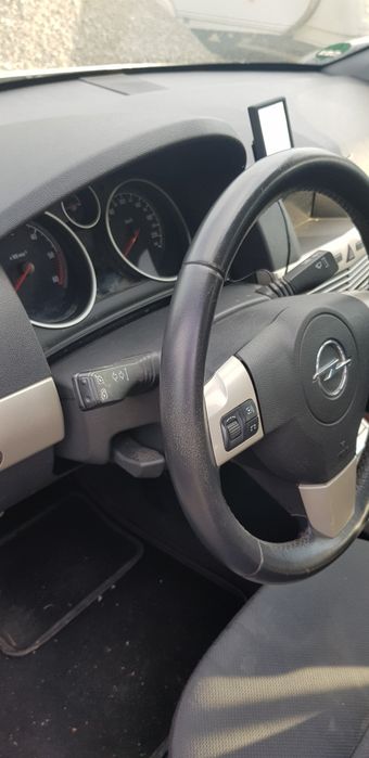 Silnik 1.9 CDTI Opel Astra H combi,  Z-157 całość na części