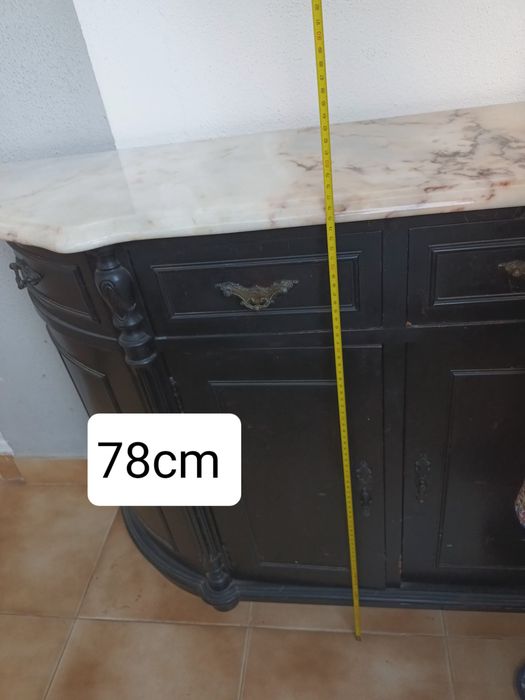 Credência com pedra mármore- 5 portas/3 gavetas