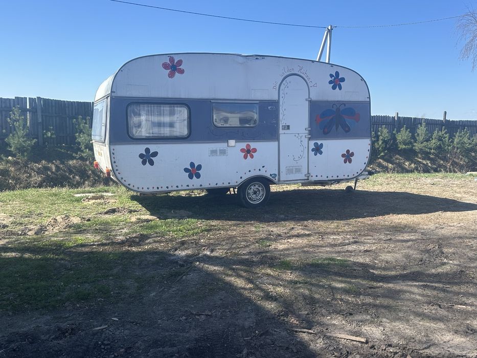 Кемпінг автобудинок дача на колесах