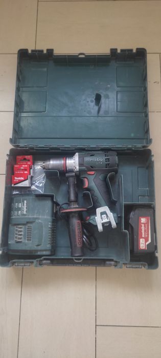 Шуруповерт Metabo BS LTX 18 impuls  Bosch gsr 120