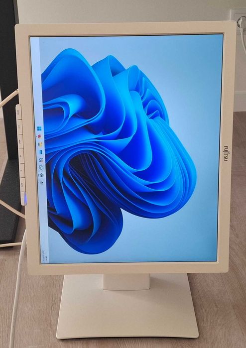 Monitor Fujitsu B19-7 LED