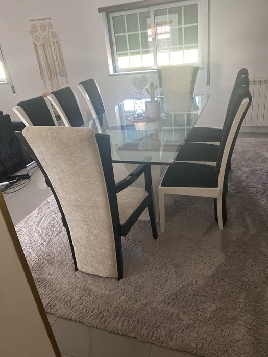 Set of 8 armchairs at a very good price and in good condition! In velvet64552475046529122