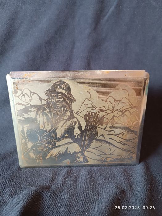 Blaszana szkatułka z góralem PRL