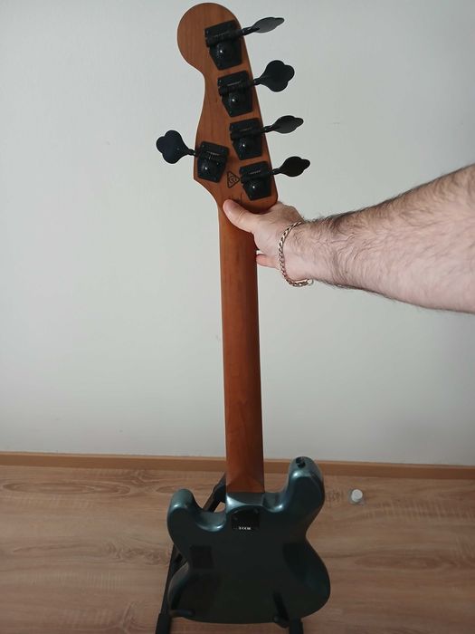 SQUIER contemporary Jazz Bass HH V