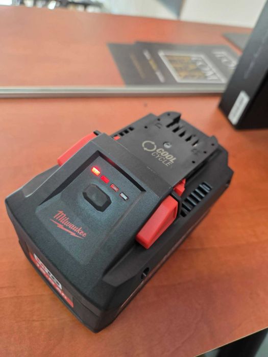 Bateria MILWAUKEE M18 FB12 12.0Ah pudełko Kraków W