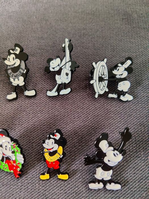 Myszka Mickey pin przypinka broszka