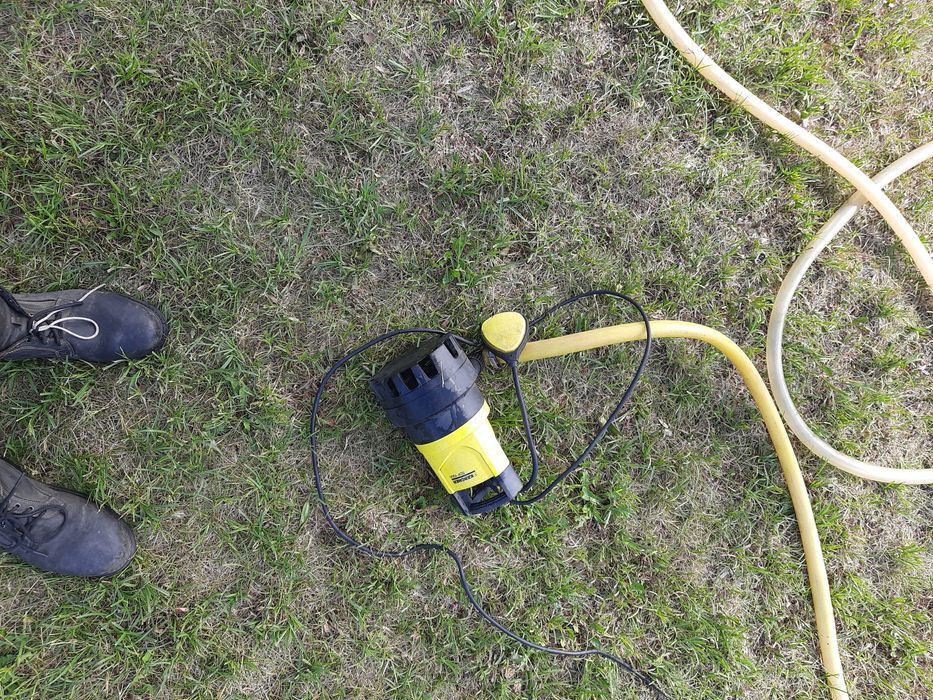 Pompę elektryczną karcher sprzedam + wąż 20 m