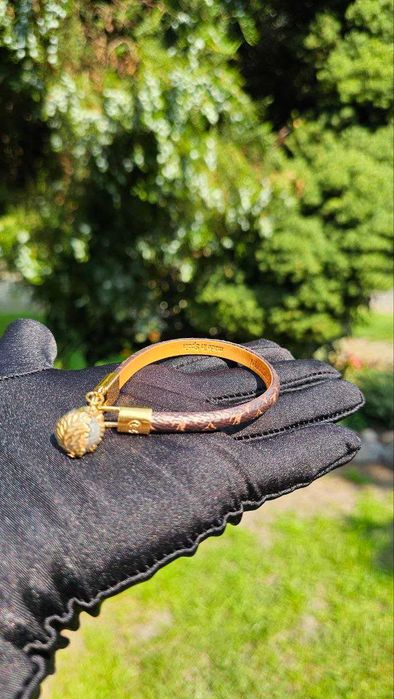 Bransoletka na rękę, per