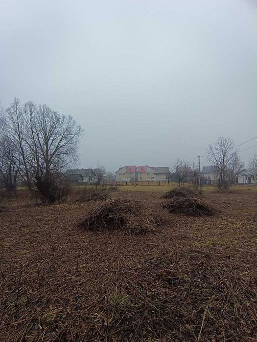 Пасічна, центр села — зручна земля під будівництво!