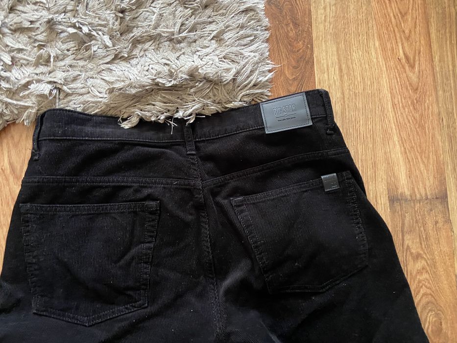 Czarne sztruksowe spodnie slim fit