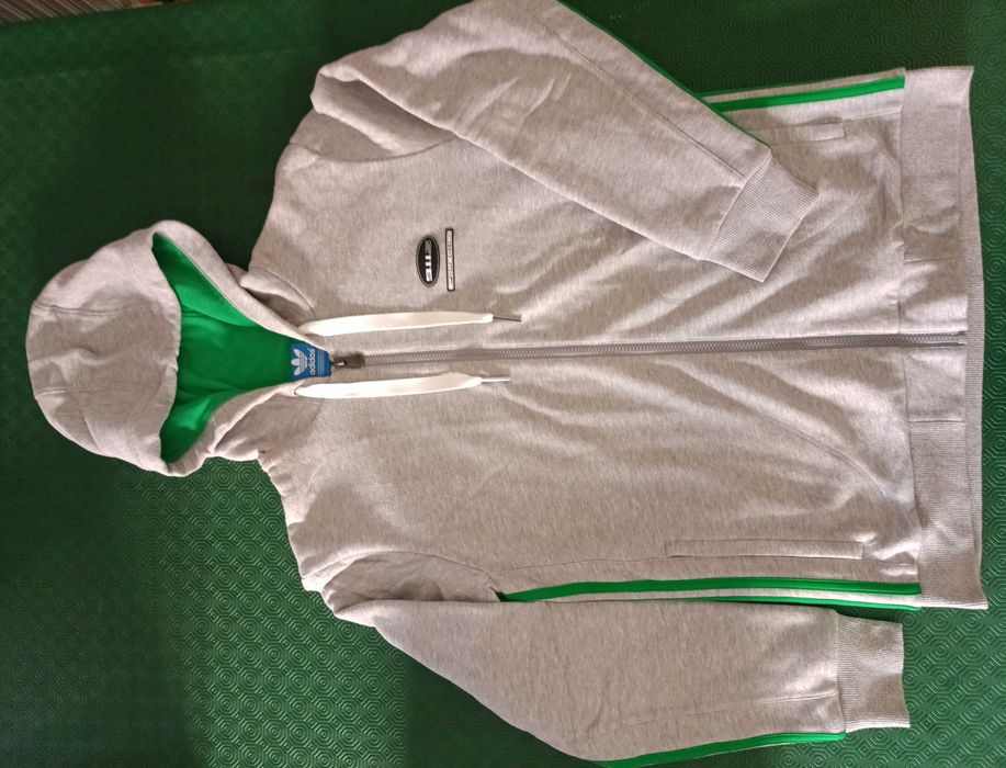 Casaco com capuz Adidas