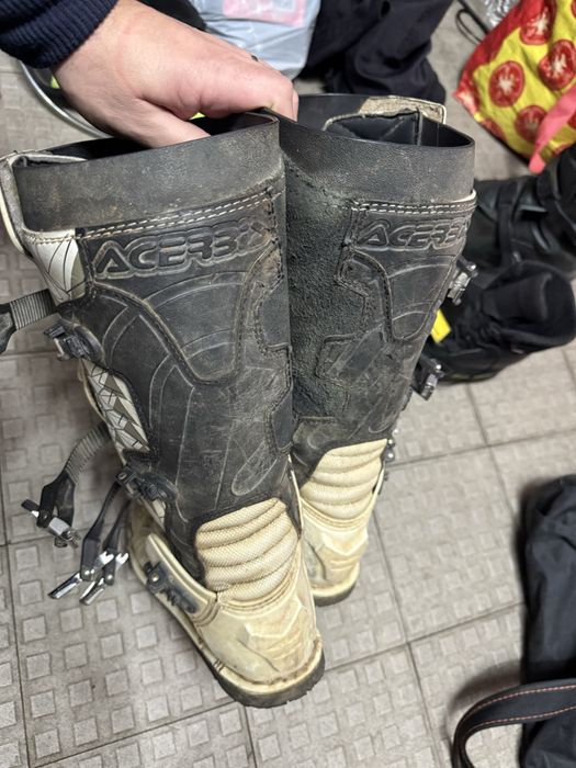 Botas Acerbis tamanho 40