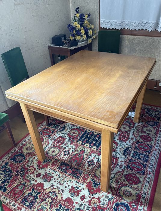 Mesa de sala - a mesa abre e dobra de tamanho