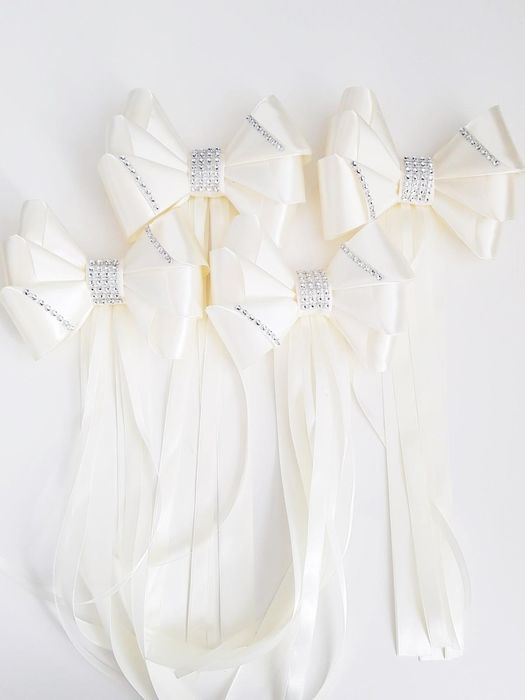 Kokardy dekoracja samochodu państwa młodych ivory