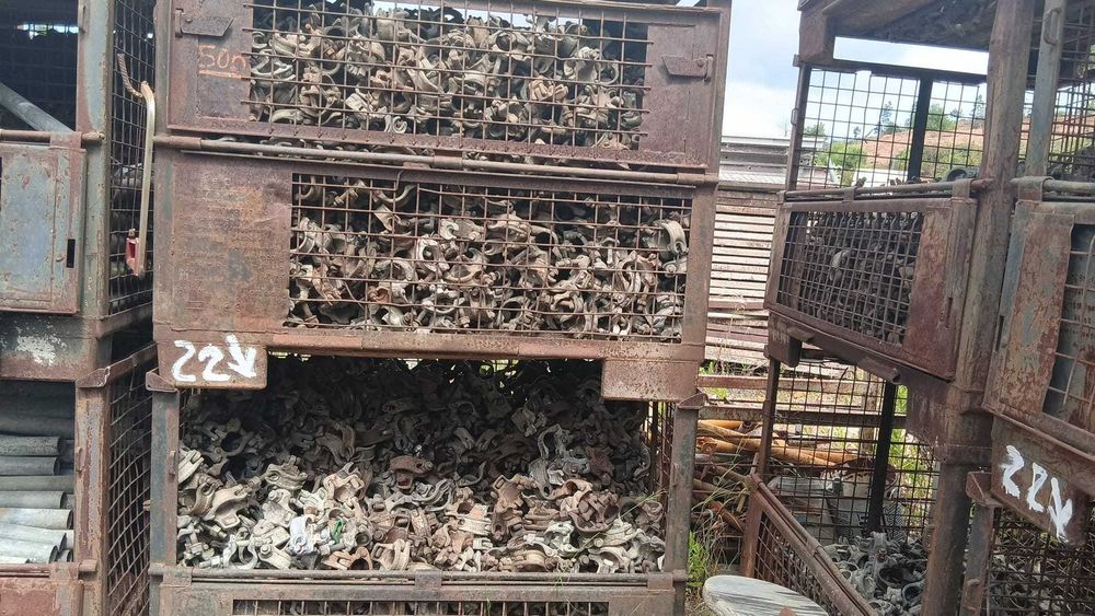 Abraçadeiras Ortogonais e Giratórias para Andaime - Usado