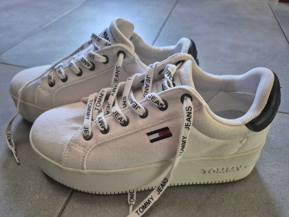 Sneakersy Tommy Hilfiger  r.36 stan jak Nowe