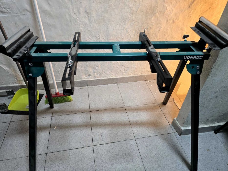 Maquina de meia esquadria com bancada e garantia.