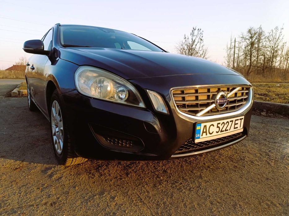 Volvo V60 D2 2012 року(модельний 2013)