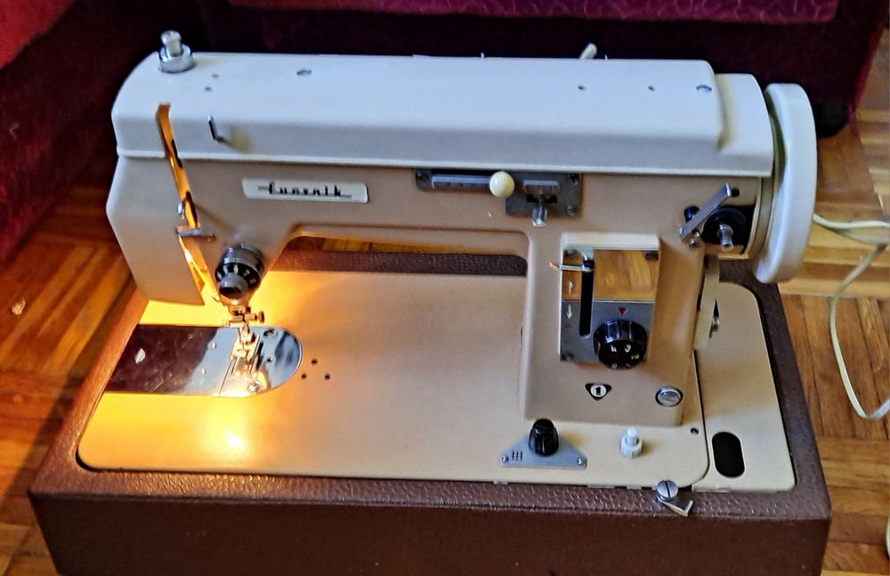 Maszyna do szycia Łucznik 432