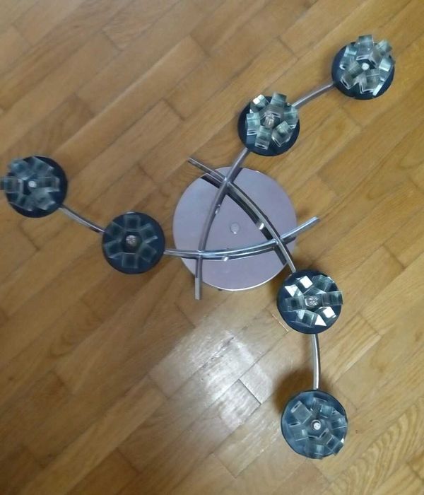 Світильник на LED лампочкаx.