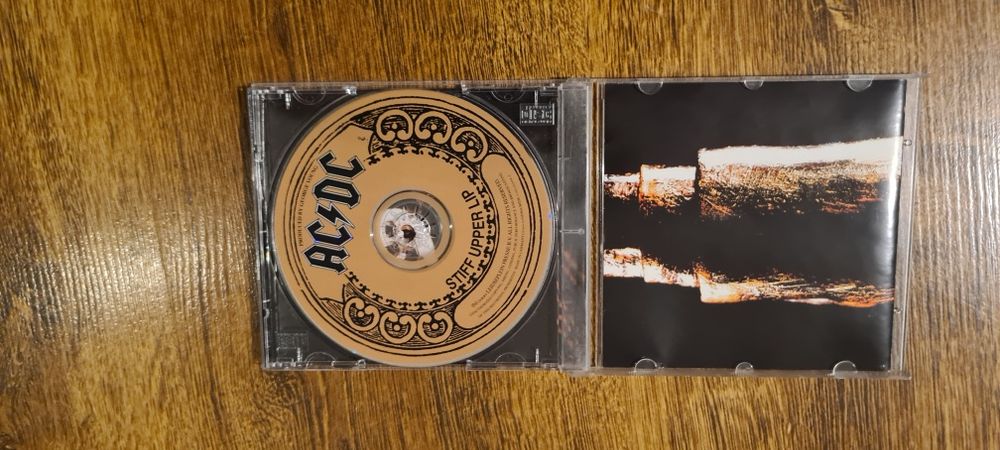 Acdc stiff upper płyta dvd