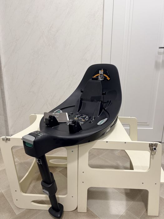Автокрісло Cybex Sirona Z з поворотною базою