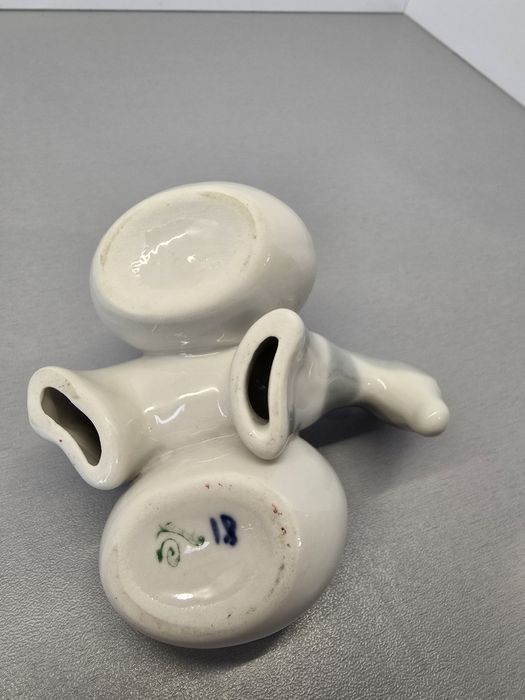 Porcelana Połonne przyprawnik osiołek.