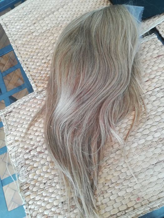 peruka naturalna z włosów ludzkich