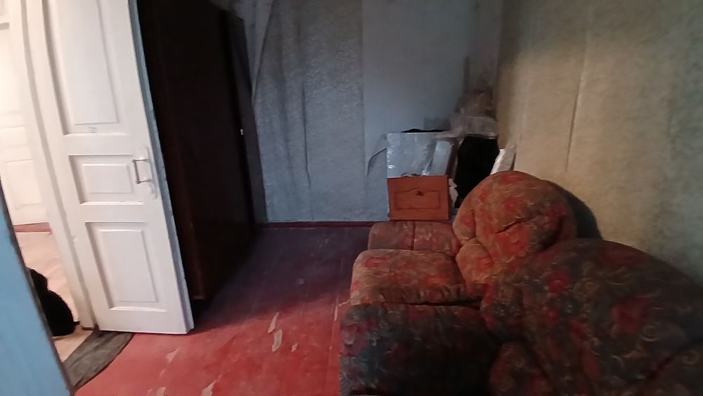 Крепкий дом с Газовым и печным отоплением.Плахтянка .Лес и озера