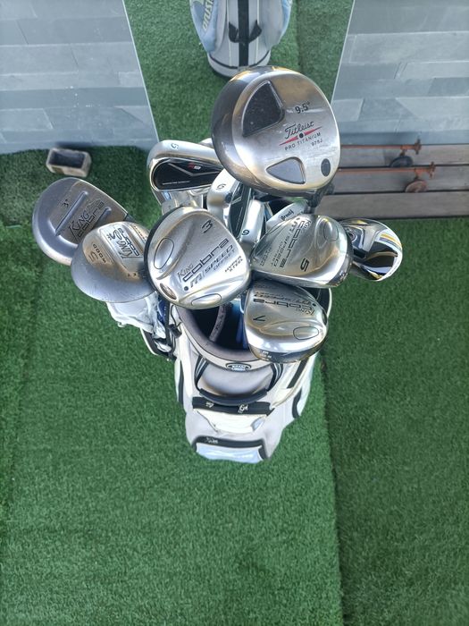 Tacos de golfe em bom estado  + taco apanha bolas e duas malas
