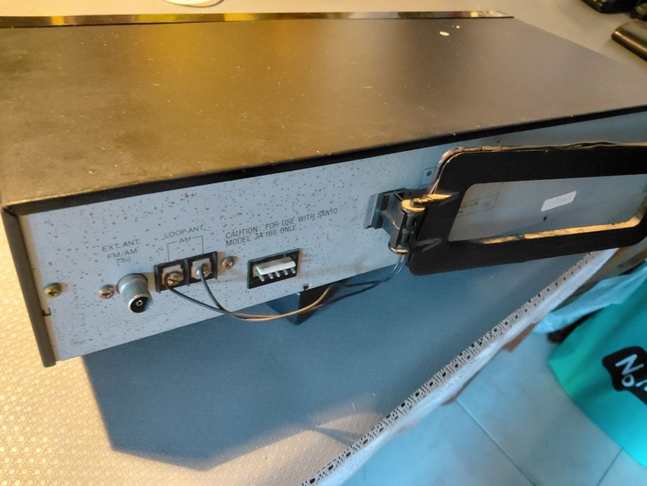 Radio ( tuner ) sanyo impecavel
