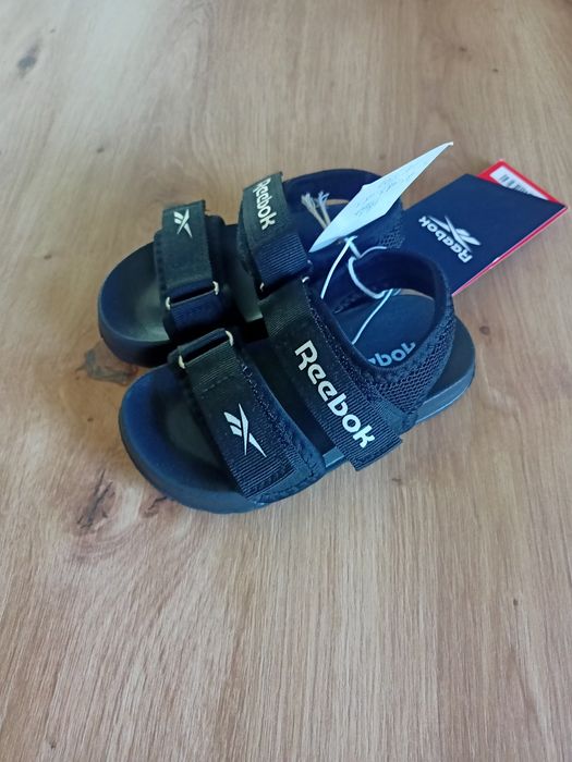 Sandałki Reebok 23
