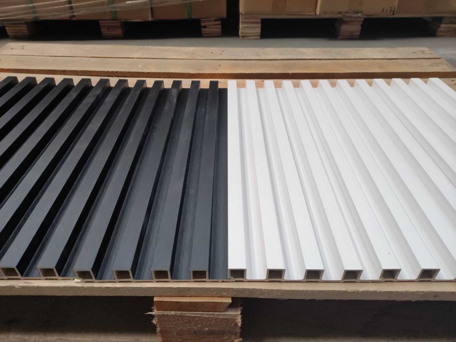 Lamele ścienne dekoracyjne czarne i białe 1 mb (dł. 2,7 m)