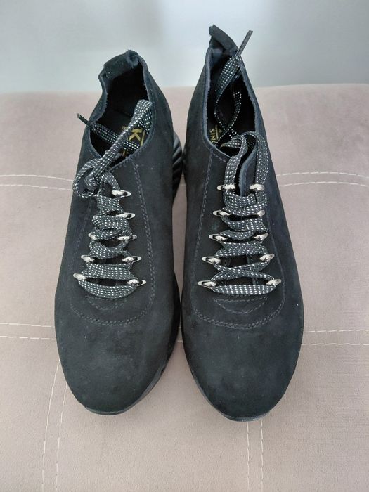 Кросівки із натуральної замші