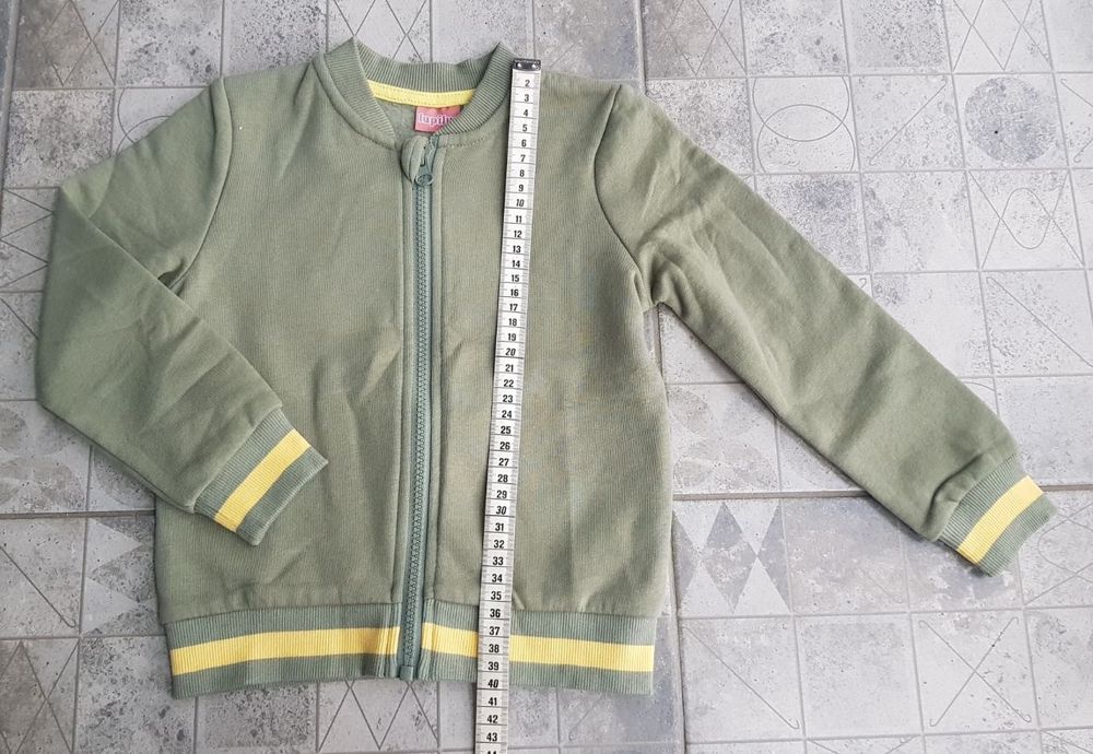 Тепла кофта 104 розміру