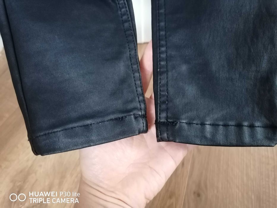 Spodnie czarne woskowane Diverse
