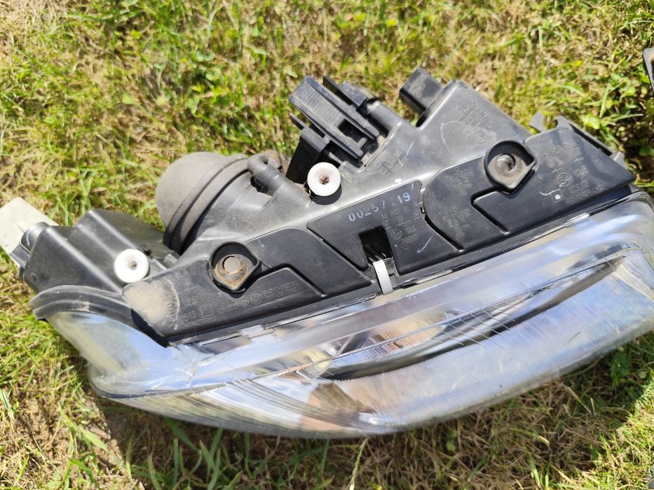 Lampy Depo przód passat B5 FL Kombi