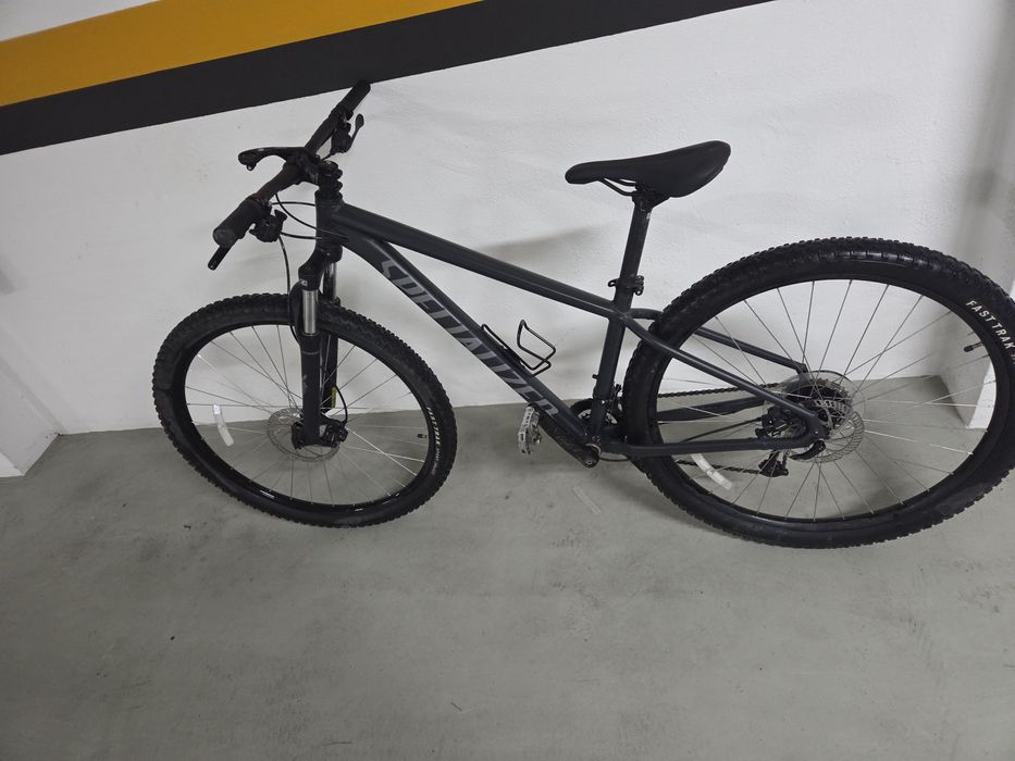 Bicicleta  BTT Specialized Rockhopper Sport roda tamanho 29 como nova
