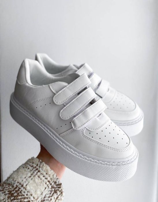 Білі кеди на липучках