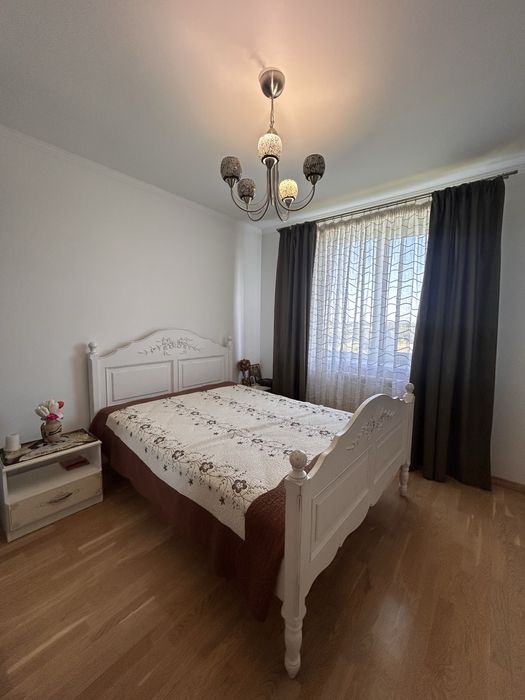 Продається 4 кімнатна квартира на вулиці Крайня