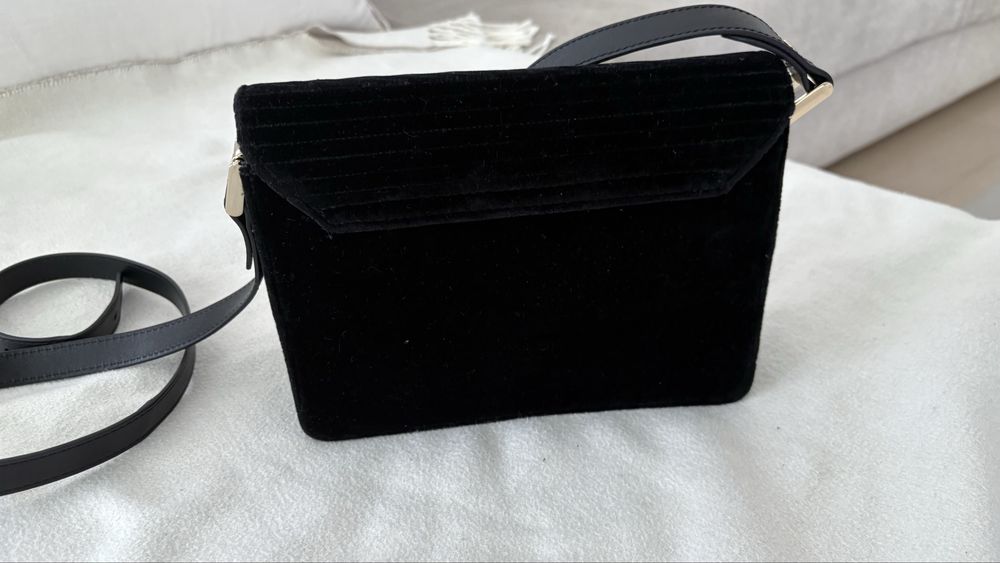Carteira veludo preto Massimo Dutti