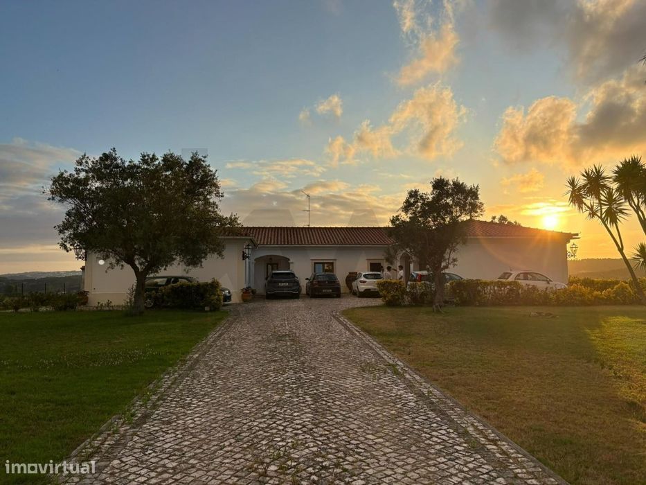 Moradia térrea mobilada com piscina | Moita dos Ferreiros, Lourinhã