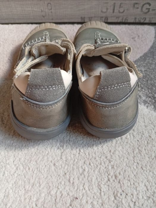 Skórzane buty chłopięce półsandaly na rzep Bartek, r. 32, wkładka 20 cm