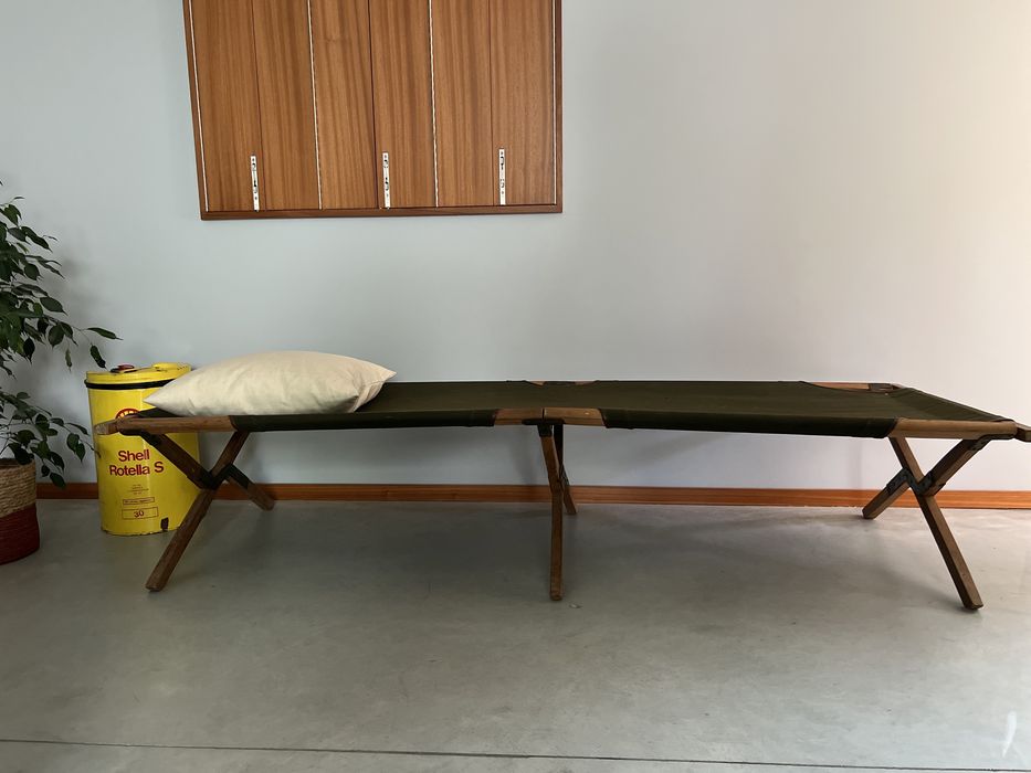 Cama de campanha vintage - exército