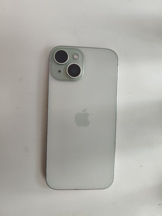 iPhone 15 256GB 86% bateria